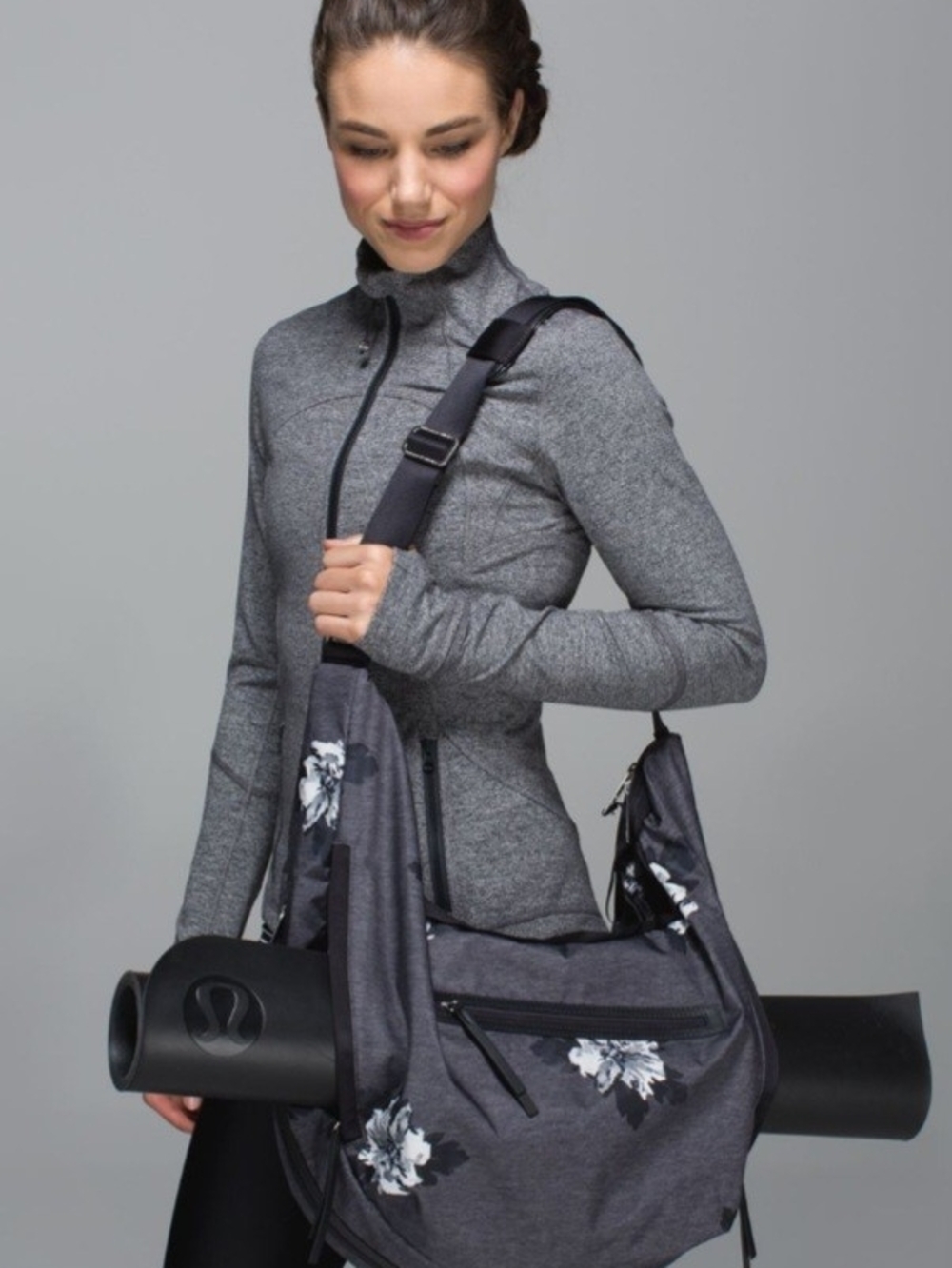 Lululemon Resolution Hobo
Atomic Flower Silver Spoon Black / Deep Coal